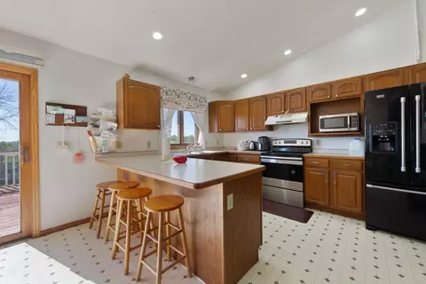 Kitchen - 1832 Patricks Bay, Faribault, MN 55021 photo 1 of 5