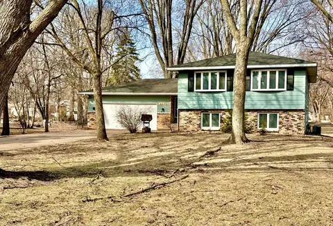 8540 Hastings St NE, Blaine, MN 55449