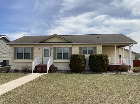 1002 Front Ave, Park Rapids, MN 56470