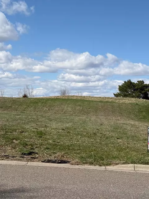 5344 Tee To Green St, Saint Cloud, MN 56304