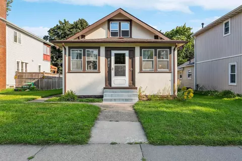 851 Cottage Ave E, Saint Paul, MN 55106