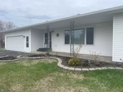 403 6th Ave E, Lisbon, ND 58054