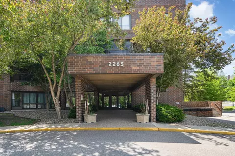 2265 Youngman Ave #402E, Saint Paul, MN 55116