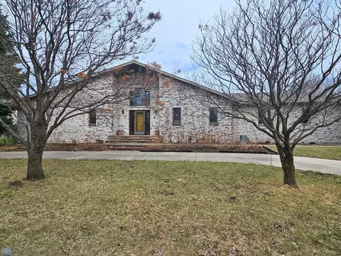 3127 Peterson Pkwy N, Fargo, ND 58102