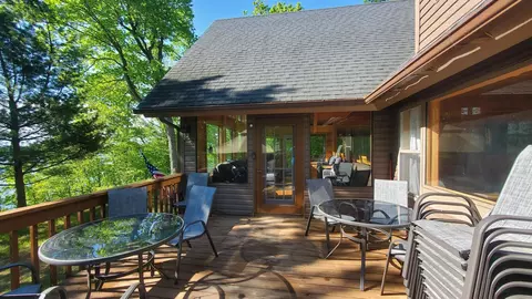 707 28th St NW, Hackensack, MN 56452 photo 2