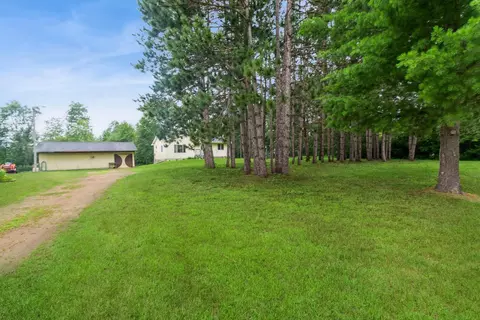 21090 Sycamore St NW, Oak Grove, MN 55011