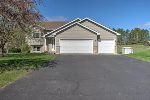 3435 Kenwood Pl, Cambridge, MN 55008