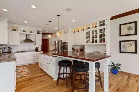 3262 Crestmoor Dr, Woodbury, MN 55125