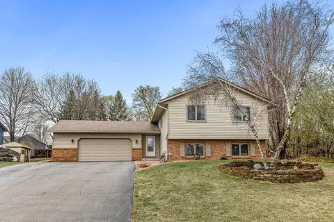 8200 Custer Trl, Inver Grove Heights, MN 55076