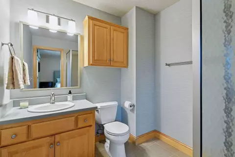 Bath - 7250 Jubert Ln, Hamel, MN 55340 photo 7 of 10