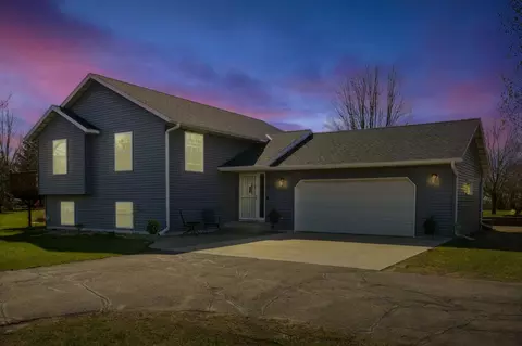 7823 Cabana Cir, Kimball, MN 55353
