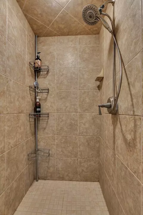Bath - 2004 13th St S, Saint Cloud, MN 56301 photo 5 of 6