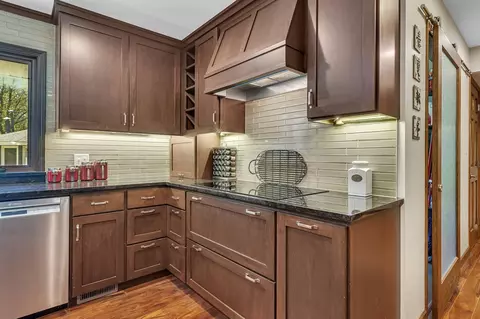 Kitchen - 2004 13th St S, Saint Cloud, MN 56301 photo 4 of 7