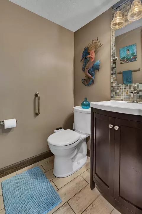 Bath - 2004 13th St S, Saint Cloud, MN 56301 photo 1 of 6