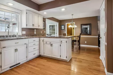 Kitchen - 2018 Crestview Ln, Brainerd, MN 56401 photo 2 of 2