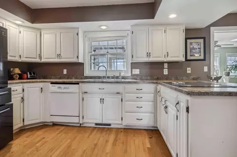 Kitchen - 2018 Crestview Ln, Brainerd, MN 56401 photo 1 of 2