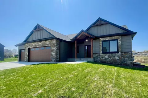 480 Somerby Pkwy NE, Byron, MN 55920
