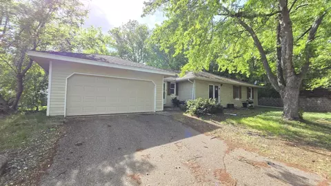 7853 Glenda Ct, Apple Valley, MN 55124