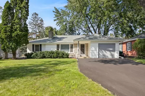 5044 W 56th St, Edina, MN 55436