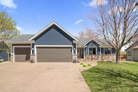 3895 Cardinal Ct, Rosemount, MN 55068