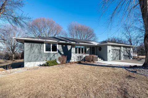 200 Lily Dr, Mankato, MN 56001