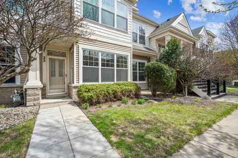 620 Wesley Commons Dr #22, Golden Valley, MN 55427