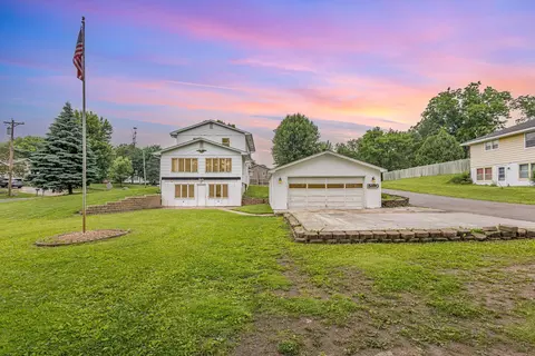 5870 Lynwood Blvd, Mound, MN 55364