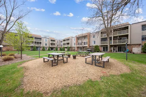 4045 Hodgson Rd #316, Shoreview, MN 55126