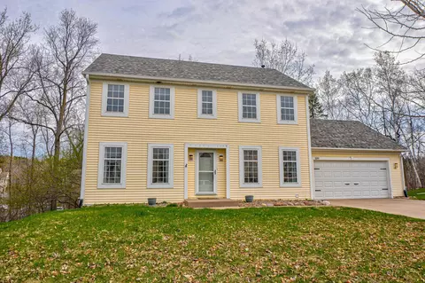 339 Parkview Ln S, Maplewood, MN 55119