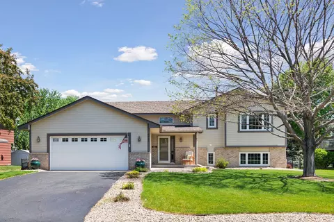 8930 Woodhall Xing N, Brooklyn Park, MN 55443