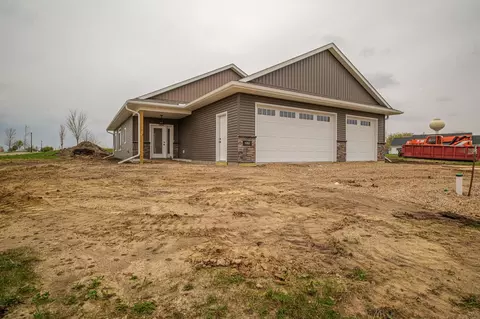1352 Bradford St SE, Hutchinson, MN 55350