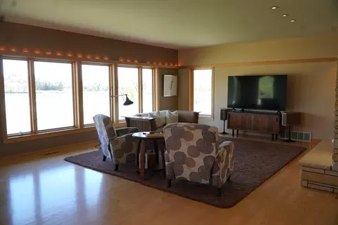 Living - 264 60th Ave NE, Willmar, MN 56201 photo 1 of 3