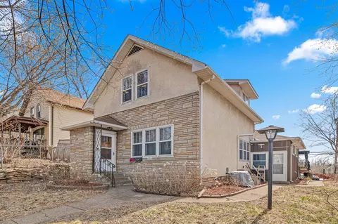 660 Magnolia Ave E, Saint Paul, MN 55106
