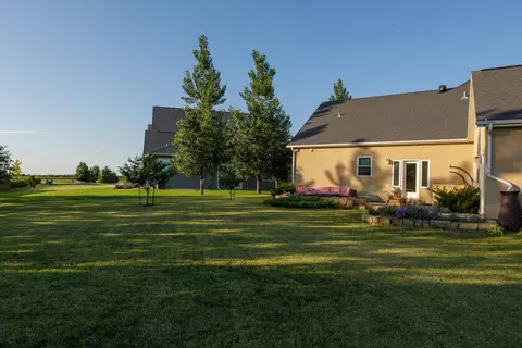 821 Birdie Ct, Mapleton, ND 58059 photo 4