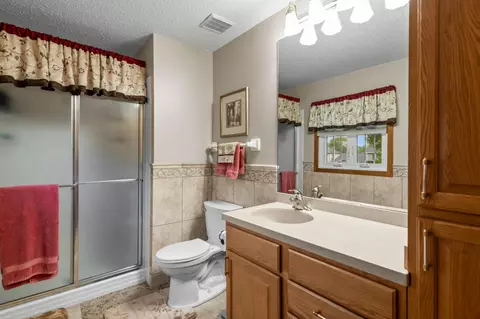 Bath - 14170 Dearborn Path, Rosemount, MN 55068 photo 3 of 8