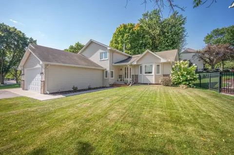 9495 Annapolis Ln N, Maple Grove, MN 55369