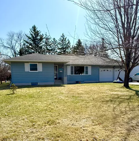 518 Merriam Ave S, Thief River Falls, MN 56701