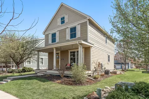 321 Periwinkle Pl, Bayport, MN 55003