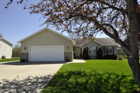 965 18th St SE, Owatonna, MN 55060