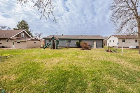 207 Jackson Ave E, Lisbon, ND 58054 photo 8