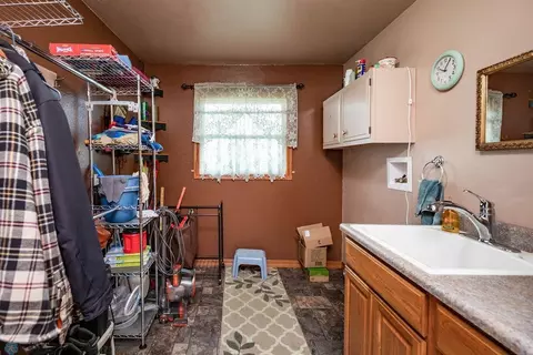 207 Jackson Ave E, Lisbon, ND 58054 photo 10