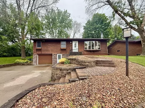 715 W Crest Ln, Ellsworth, WI 54011