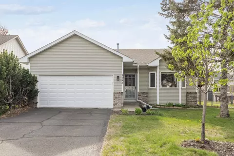 9648 Hallmark Ave S, Cottage Grove, MN 55016