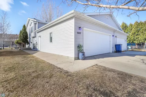 507 36th Ave S, Moorhead, MN 56560