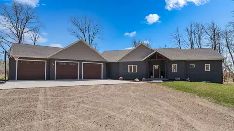 902 Woodsmen Ct NE, Alexandria, MN 56308