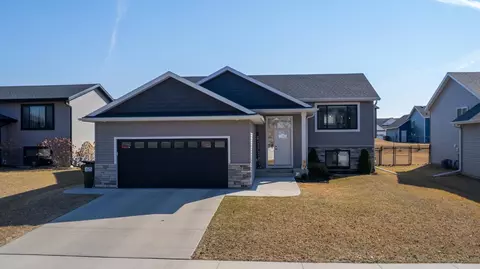 304 Sunnydale Ln SE, Rochester, MN 55904