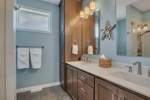 Bath - 2412 Heritage Dr, Saint Cloud, MN 56301 photo 1 of 4