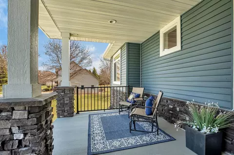 Exterior - 2412 Heritage Dr, Saint Cloud, MN 56301 photo 5 of 6