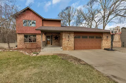 513 9th St N, Sartell, MN 56377