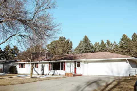823 4th Ave SW, Perham, MN 56573